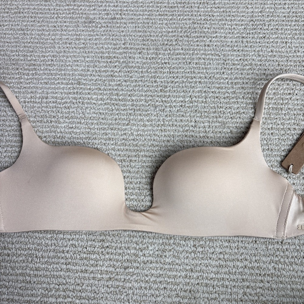 Skims | NWT Lightly Lined Square Neck Bra Wireless Form in "Sand" Size 32A